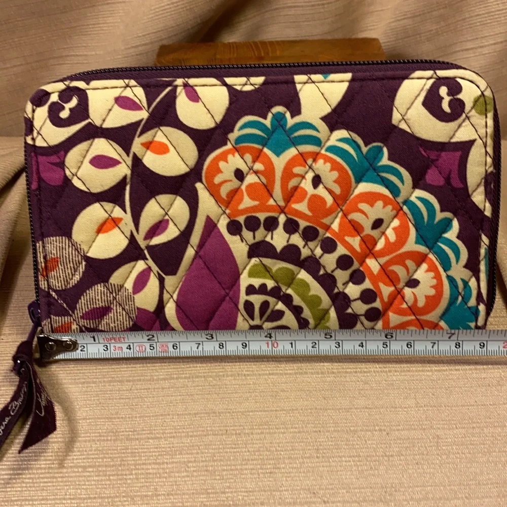 Vera Bradley graphic/flower pattern wallet - Picture 2 of 16